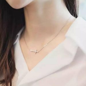 🌠Dainty gold sideways cross necklace 🌠